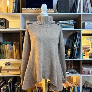 Hache Cozy Turtleneck Sweater - Beige